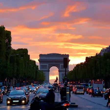 Margaux Opéra Montmartre Hotel Parigi
