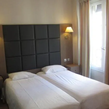 Margaux Opéra Montmartre Parigi