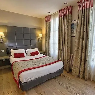 Margaux Opéra Montmartre Parigi