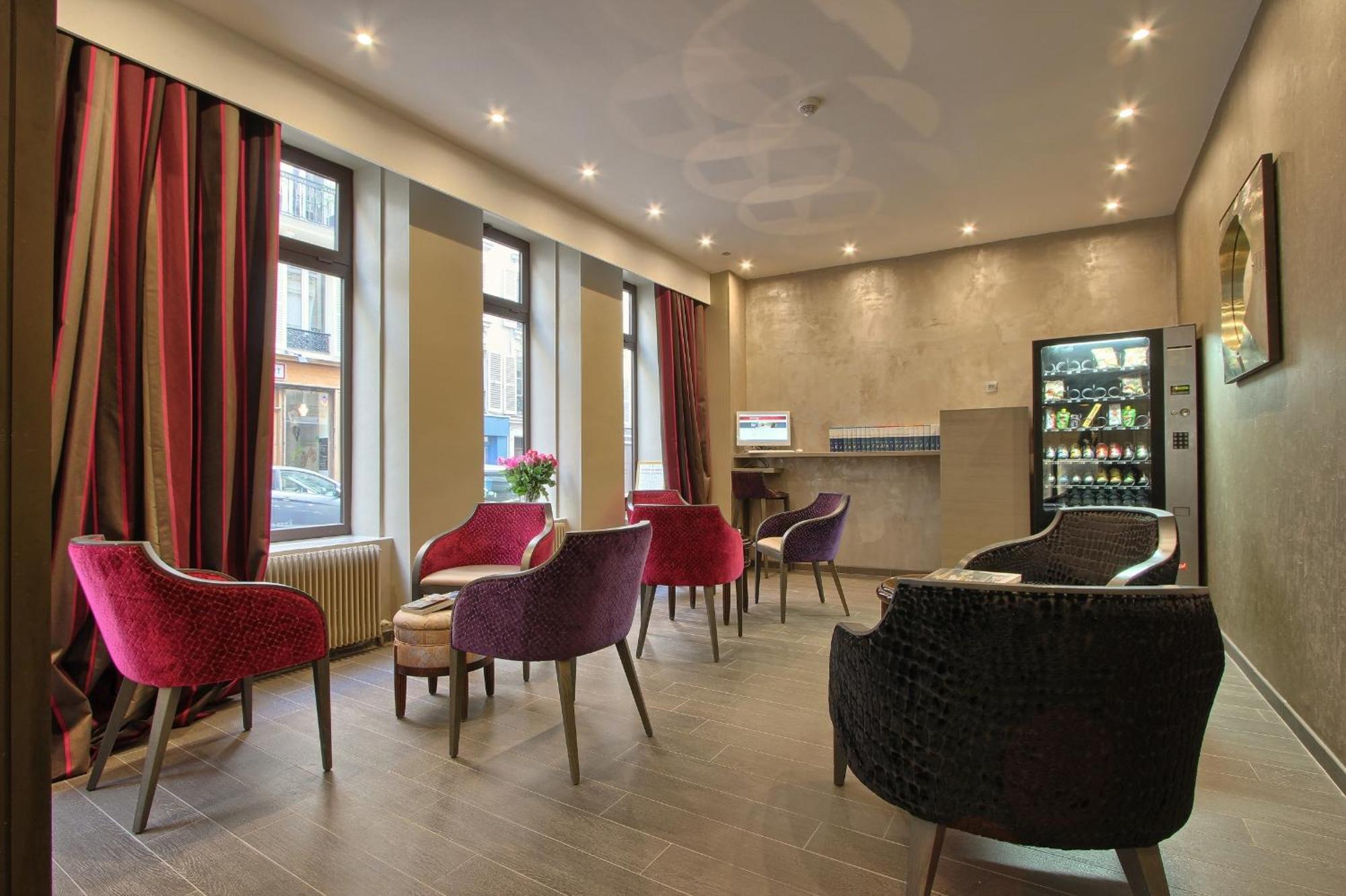 Margaux Opéra Montmartre Hotel 3*
