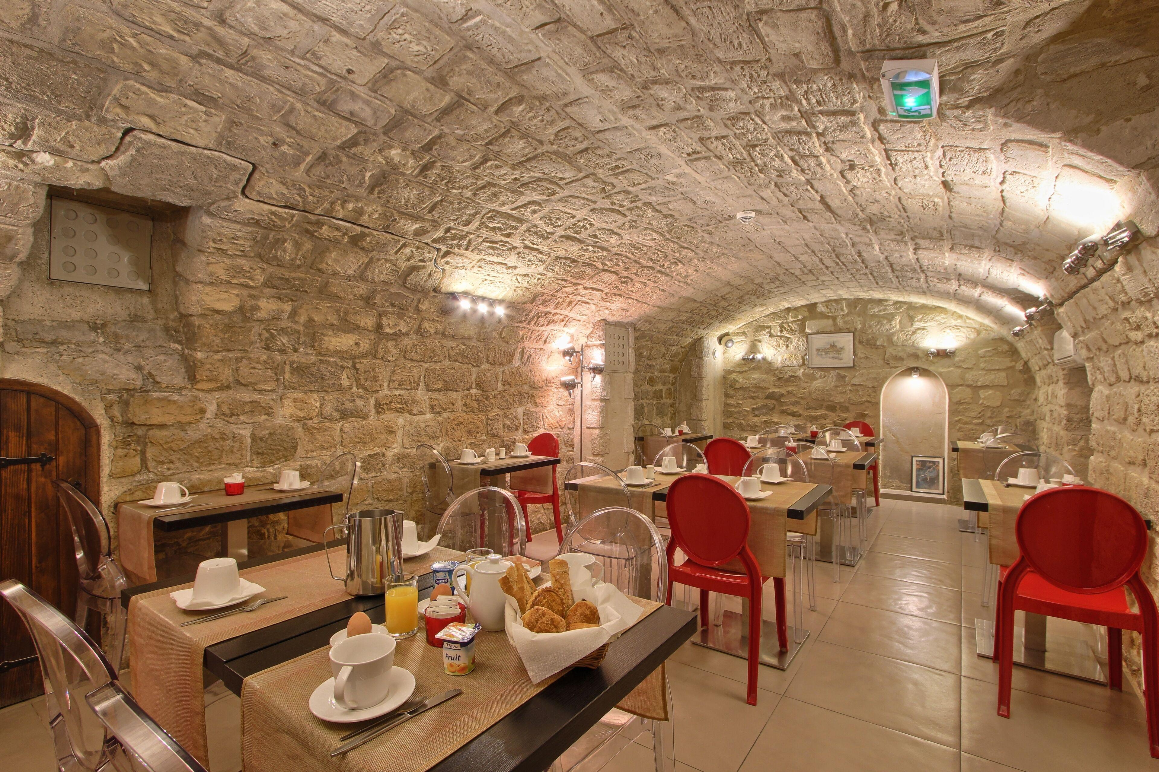 Margaux Opéra Montmartre Hotel