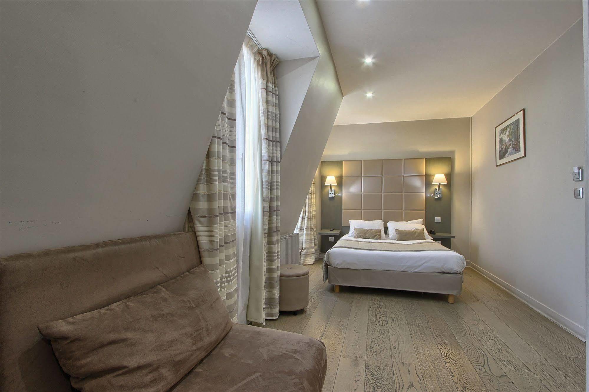 Margaux Opera Montmartre Hotel 3*